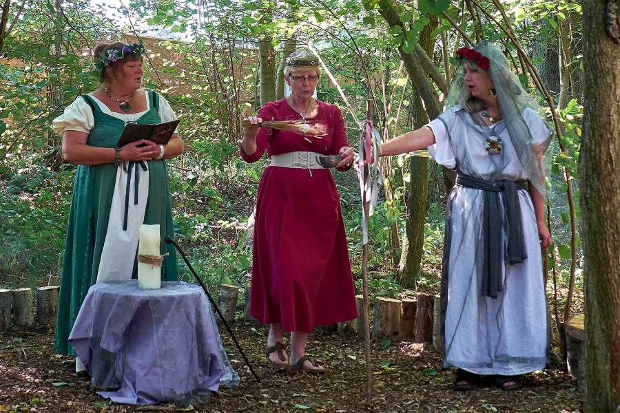 What To Wear To Medieval Times