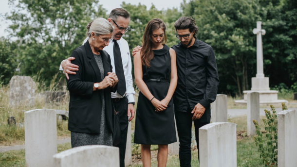 What To Wear To A Funeral In The Summer